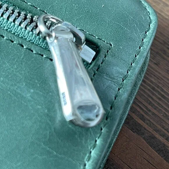 Hobo International Vintage Collection Danette Wallet Wristlet Moss Sage Green - Picture 8 of 8